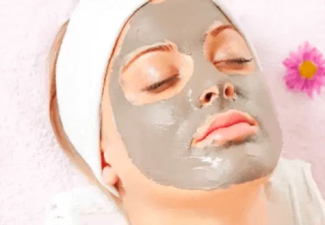 Benefits of applying bentonite clay: एंटी इंफ्लेमेटरी गुणों से भरपूर होती हैं बेंटोनाइट क्ले, चेहरे पर लगाने से होते हैं ये फायदे