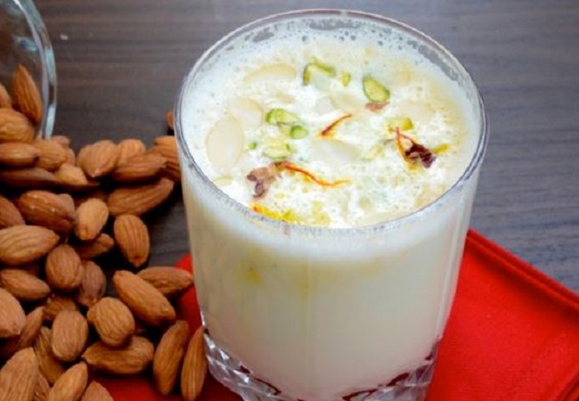 Benefits of drinking almond milk