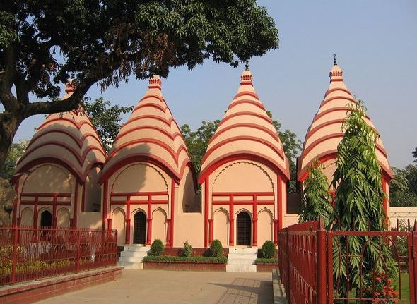 Dhakeshwari Temple Bangladesh : ढाकेश्वरी मंदिर बांग्लादेश का सबसे महत्वपूर्ण मंदिर है, होती है आदि शक्ति की पूजा