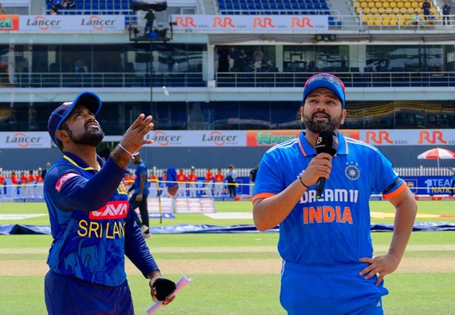 IND vs SL 1st ODI Toss: श्रीलंका ने जीता टॉस… भारत करेगा गेंदबाजी; इन प्लेयर्स को प्लेइंग 11 में मिली जगह