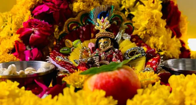 Janmashtami 2024 :श्रीकृष्ण जन्माष्टमी पर लें कर्म और भक्ति का संकल्प , उपवास रख करें कृष्ण उपदेशों का पालन