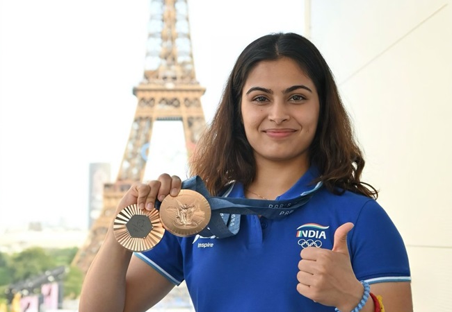 Paris Olympics क्लोजिंग सेरेमनी में मनु भाकर होंगी भारत की ध्वजवाहक; स्टार शूटर ने जीते हैं दो ब्रांज मेडल