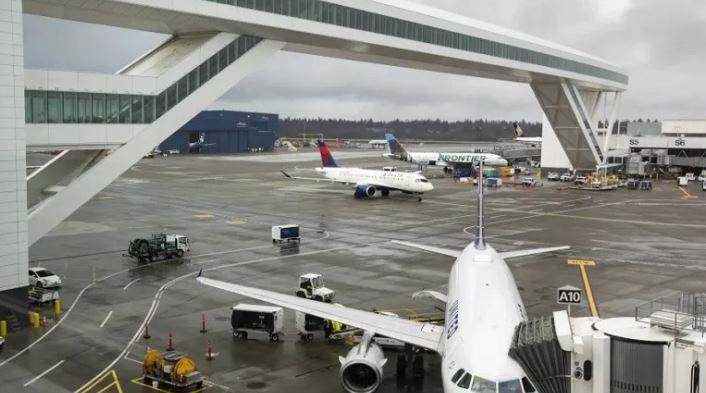 Seattle Airport Cyberattack : सिएटल हवाई अड्डे पर इंटरनेट सेवाएं बाधित , कई उड़ानें विलंबित