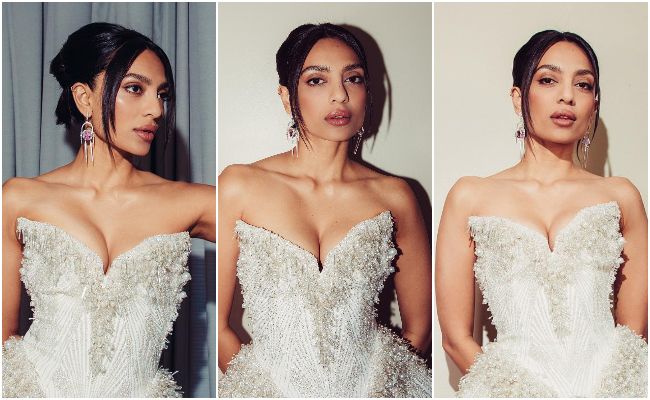 Shobhita Dhulipala Pictures: व्हाइट आउटफिट में शोभिता धुलिपाला ने शेयर की बेहद हॉट तस्वीरें