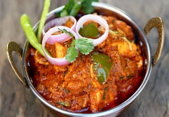 Try hotel restaurant-like tasty Kadhai Paneer recipe