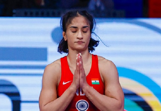 Vinesh Phogat Disqualified : पेरिस ओलंपिक में भारत को बड़ा झटका; फाइनल मैच से पहले विनेश फोगाट अयोग्य घोषित