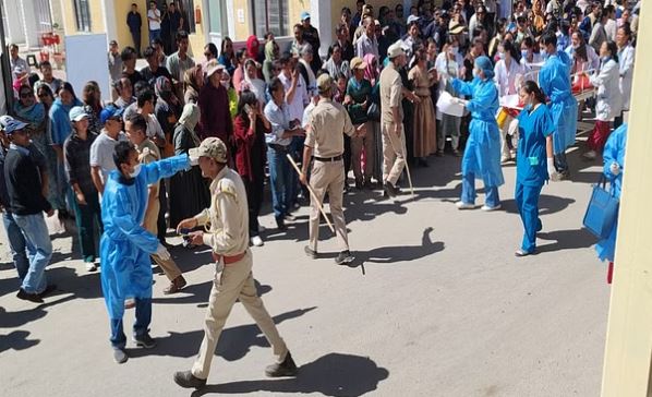 Leh Incident: लेह में दर्दनाक हादसा, गहरी खाई में गिरी सवारियों से भरी बस, 6 की मौत