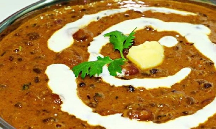 Dal Makhani Recipe: छुट्टी के दिन को औऱ भी बनाएं स्पेशल खास लंच या डिनर के साथ, ट्राई करें दाल मखनी की रेसिपी