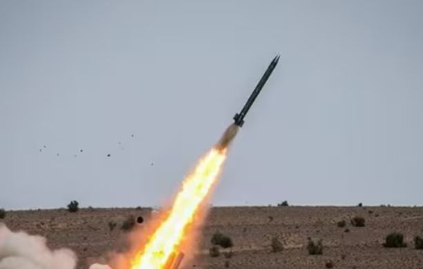 Hezbollah fired rockets : हिजबुल्लाह ने इजरायल पर 300 रॉकेट दागे , हवाई रक्षा प्रणालियों द्वारा मार गिराया गया