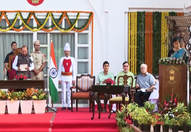 New CM Atishi: दिल्ली की नई सीएम आतिशी समेत इन नेताओं ने ली शपथ; देखें मंत्रियों की लिस्ट