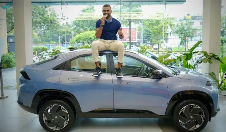 Tata Motors gifts PR Sreejesh electric car : ओलंपिक पदक विजेता पीआर श्रीजेश को टाटा मोटर्स ने उपहार में दी चमचमाती इलेक्ट्रिक कार