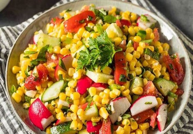 Sweet Corn Chaat: लंच के बाद और शाम को लगने वाली हल्की फुल्की भूख या क्रेविंग के लिए ट्राई करें स्वीट कॉर्न चाट की रेसिपी