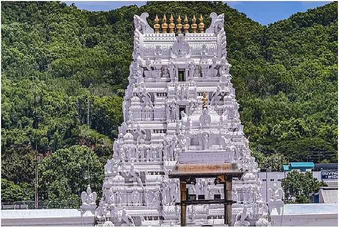 Tirupati Prasad Controversy : तिरुपति बालाजी मंदिर प्रसाद विवाद पहुंचा आंध्र प्रदेश हाईकोर्ट, केंद्रीय खाद्य मंत्री ने की जांच की मांग