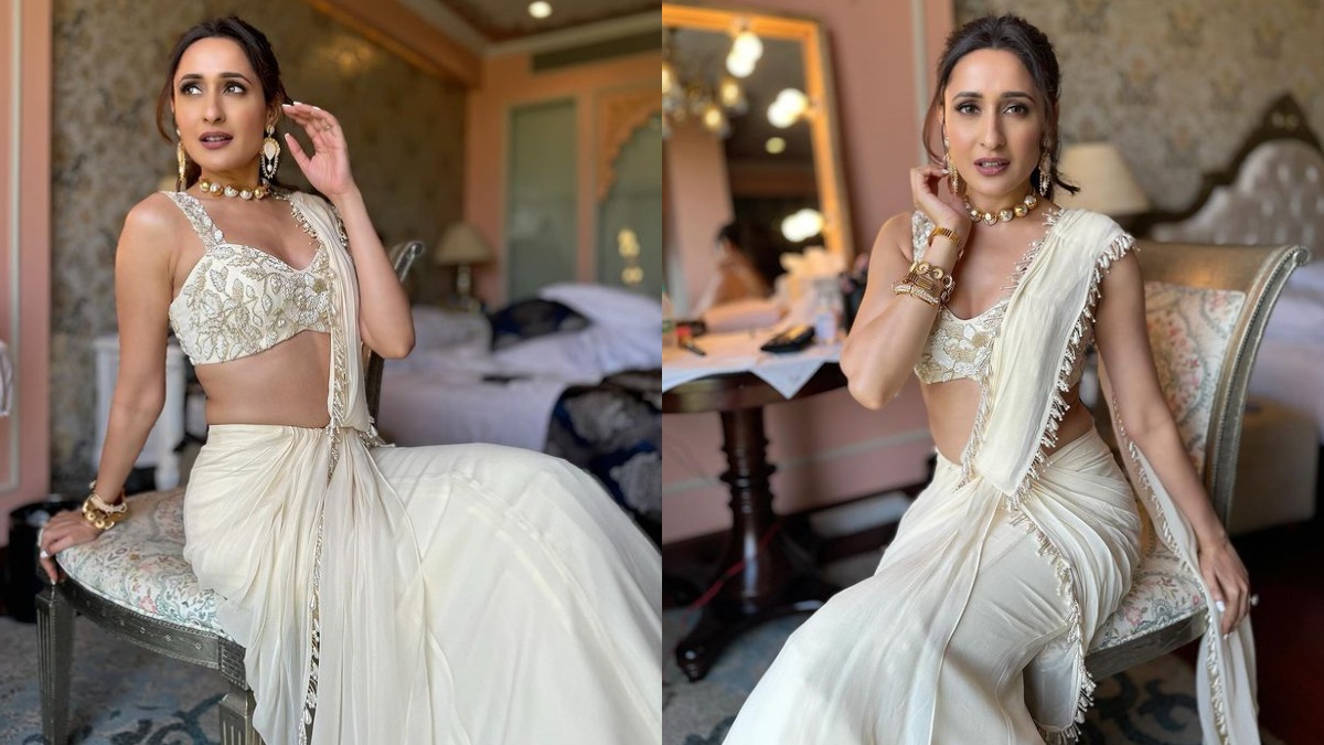 Pragya Jaiswal Hot Pic: ऑफ व्हाइट साड़ी में Pragya Jaiswal ने शेयर की बेहद हॉट तस्वीरें