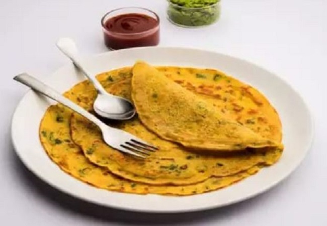 Breakfast recipe: सेहत के लिए बेहद फायदेमंद होता है चीला, आज ब्रेकफास्ट में ट्राई करें चने की दाल के चीला की रेसिपी