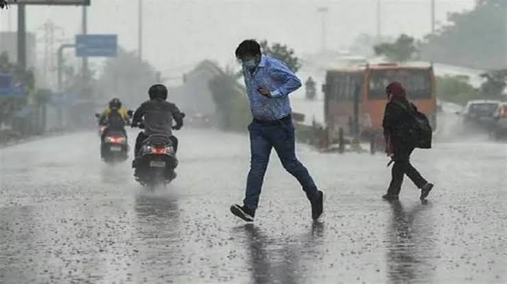 हथिया नक्षत्र के चढ़ते ही झूमकर हो रही है बारिश, मौसम हुआ सुहाना