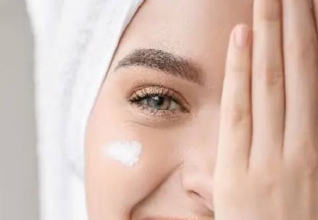 Skin Care: डेली चेहरे पर लगाएं ये चीजें स्किन की तमाम समस्याओं से मिलेगा छुटकारा, चमक उठेगी स्किन