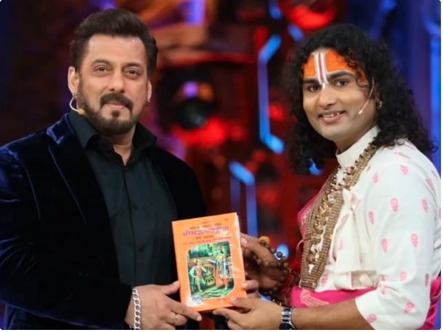 bigg-boss-18-aniruddhacharya-said-he-went-to-the-show-to-promote-sanatan-dharma-crores-of-people-saw-gita-aniruddhacharya-replies-why-he-went-to-bigg-boss-18-says-sanatan-dharm-ke-prachar-ke-liye