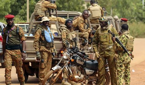 Burkina Faso Al-Qaeda : इस देश में अल-कायदा ने मचाया कत्लेआम, कुछ घंटों में की 600 लोगों की हत्या