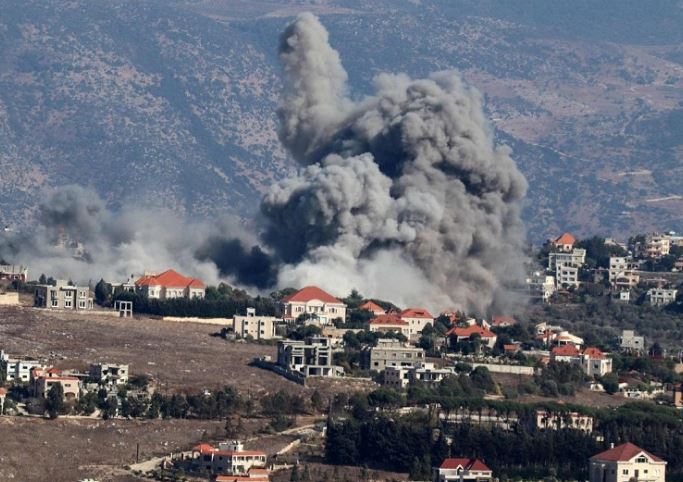 Israel Lebanon War : लेबनान पर पिछले 24 घंटे में हुए इजरायली हवाई हमलों में 55 लोगों की मौत , सैकड़ों घायल