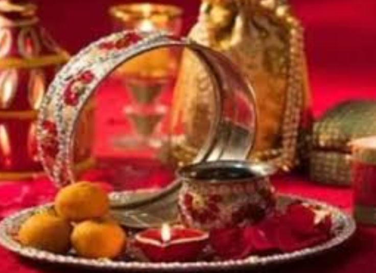 Karwa Chauth 2024 : करवा चौथ की पूजा थाली में इन चीजों को जरूर रखें , सौभाग्य का प्रतीक है