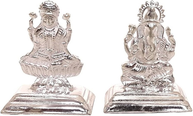 Method of cleaning silver idol