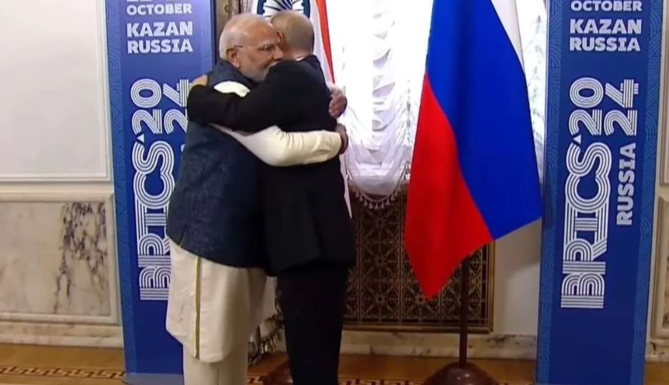 BRICS Summit : कजान में रूसी राष्ट्रपति पुतिन से मिले प्रधानमंत्री नरेंद्र  मोदी , नेताओं के बीच हुई द्विपक्षीय बैठक