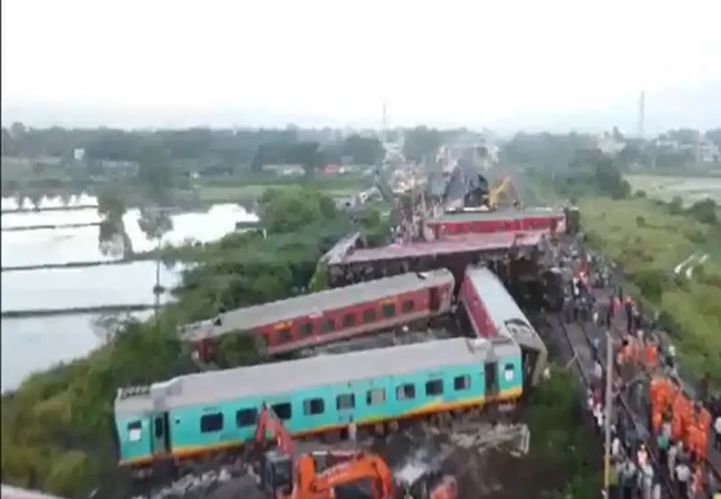 Tiruvallur Train Accident: लूप लाइन में मालगाड़ी से जा टकराई बागमती एक्सप्रेस; रेलवे ने NIA को सौंपी हादसे की जांच