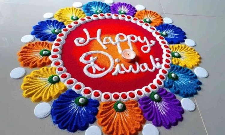 Very easy design of rangoli: दीवाली पर इन आसान सी रंगोली की डिजाइन से घर के दरवाजे और आंगन को सजाएं