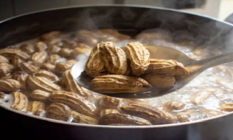 amazing benefits of eating boiled peanuts.