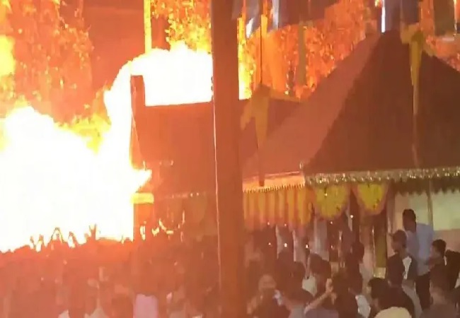 केरल के मंदिर में थेय्यम परफॉर्मेंस के दौरान धमाका; 150 से ज्यादा घायल; आठ की हालत गंभीर