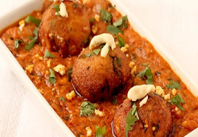 Paneer Kofta: त्यौहारों से इस सीजन को बनाएं और भी खास लंच या डिनर में ट्राई करें पनीर कोफ्ता की मजेदार रेसिपी