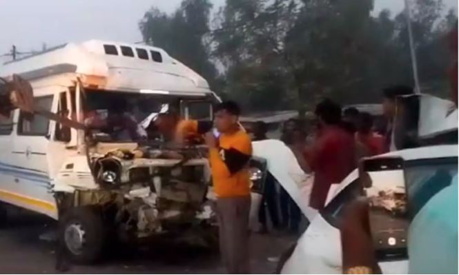 Ayodhya Accident : अयोध्या सड़क हादसे में मेदांता के डॉक्टर, स्टाफ समेत तीन की मौत, 15 घायल