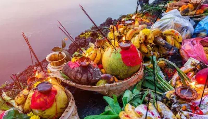 Chhath Puja 2024 : छठी मैया को इन चीजों का लगाएं भोग, नारियल का विशेष महत्व है