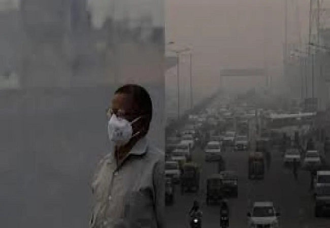 Delhi Air Pollution : अगर आप दिल्ली में ले रहे हैं सांस, मतलब पी रहे हैं 49 सिगरेट, कई इलाकों में AQI 1000 पार