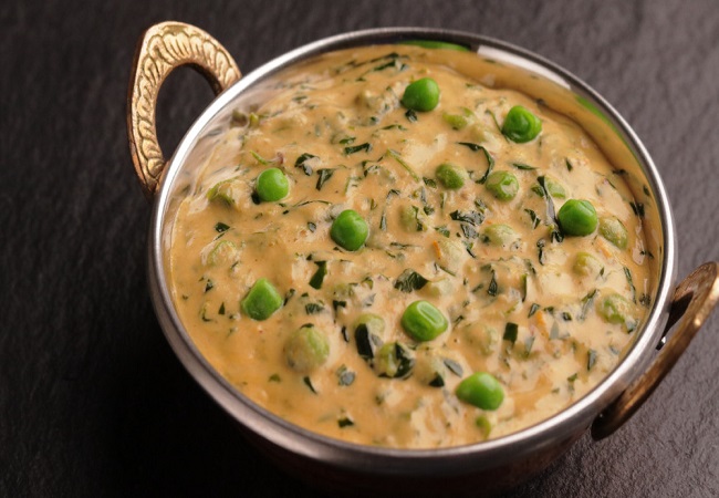 Dhaba Style Methi Matar Malai