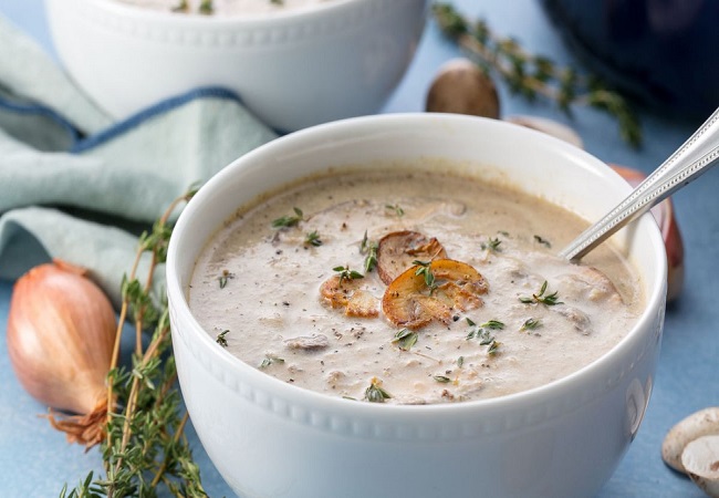 Mushroom Creamy Soup: इम्यूनिटी बूस्ट करने में मदद करता है मशरुम क्रीमी सूप, ये है बनाने का तरीका