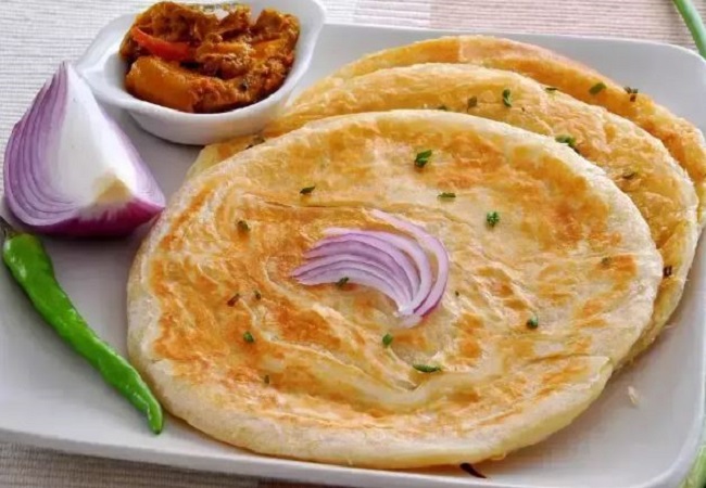 Onion Paratha: प्याज का पराठा बनाते समय बाहर निकल जाती है स्टफिंग, तो ऐसे बनाएं सॉफ्ट और टेस्टी पराठा