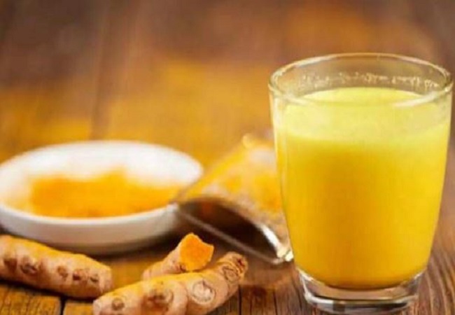 Side effects of turmeric milk: जख्म और दर्द में राहत देने वाला हल्दी वाला दूध पीने के हो सकते हैं ये साइड इफेक्ट