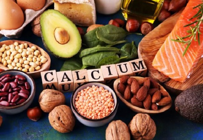 Calcium Rich Foods:अगर दूध पीने में होती है दिक्कत तो, इन चीजों को खाकर शरीर में पूरी करें कैल्शियम की कमी