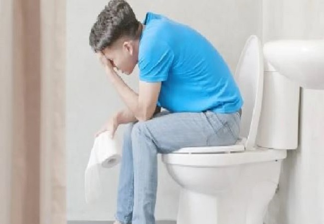 Constipation Problem: कब्ज की समस्या से हैं परेशान तो खजूर का सेवन करने से मिलेगा आराम