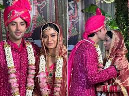 Himansh kohli marriage: हिमांश कोहली ने मंदिर में रचाई शादी, दुल्हन की तस्वीरें हुई वायरल