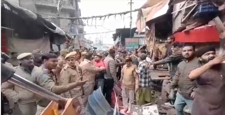 Ajmer Bulldozer Action : अजमेर में ख्वाजा के 813वें उर्स से पहले दरगाह के पास चला बुलडोजर, मचा हड़कंप, देखें वीडियो