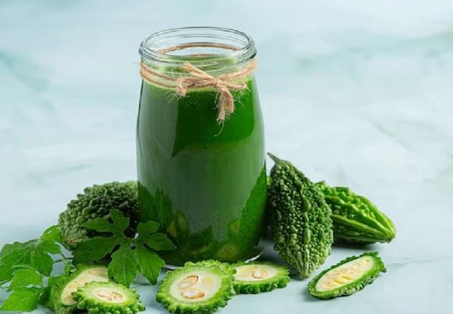 Benefits of bitter gourd juice: डायबिटीज के साथ साथ तमाम बीमारियों में फायदा करता है करेले का जूस