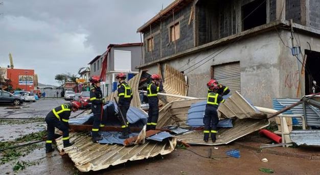 France Cyclone ‘Chido’ : फ्रांस के मायोट द्वीप में चक्रवात ‘चिडो’ ने मचाई तबाही , सैकड़ों लोगों के मारे जाने की आशंका