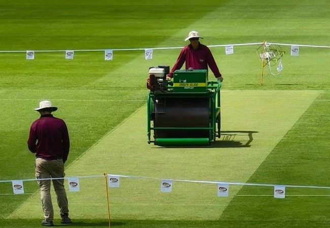 IND vs AUS 3rd Test Pitch Report: भारतीय बल्लेबाज बाउंसर के लिए रहे तैयार; गाबा के ‘ग्रीन टॉप’ विकेट है खतरनाक