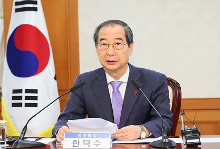 South Korea impeachment motion : दक्षिण कोरिया में विपक्ष ने देश के कार्यवाहक राष्ट्रपति हान डक-सू के खिलाफ महाभियोग प्रस्ताव पेश किया