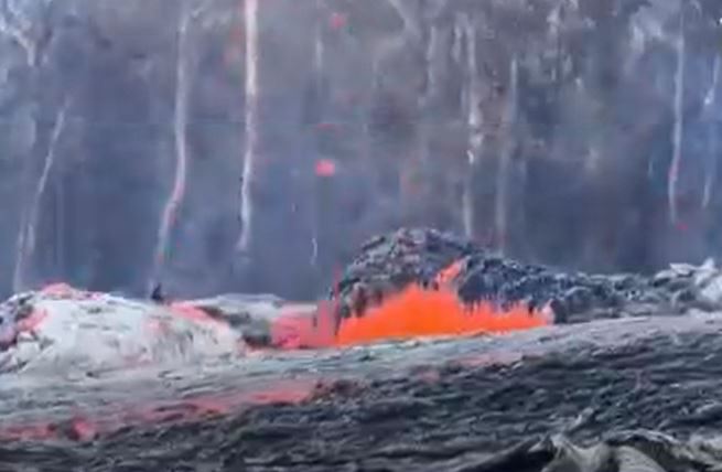 Hawaii Kilauea Volcano : हवाई का किलाउआ ज्वालामुखी फिर से फटा, लावा के फव्वारे 200 फीट से अधिक ऊंचाई तक फैल गए