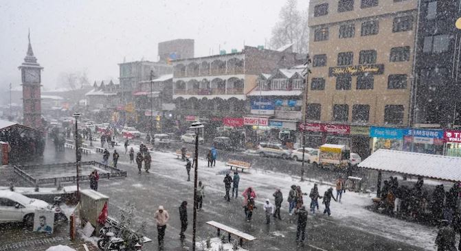 Srinagar airport flights cancelled : बर्फबारी व खराब मौसम के कारण श्रीनगर एयरपोर्ट से सभी उड़ानें की गईं रद्द