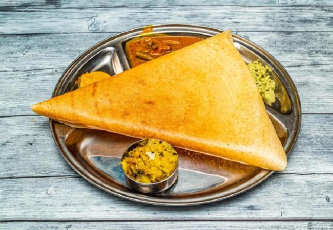 Dosa at home from stale leftover rice: बासी बचे चावलों से घर में ऐसे बनाएं परफेक्ट कुरकुरा डोसा, इसे बनाना है बहुत आसान